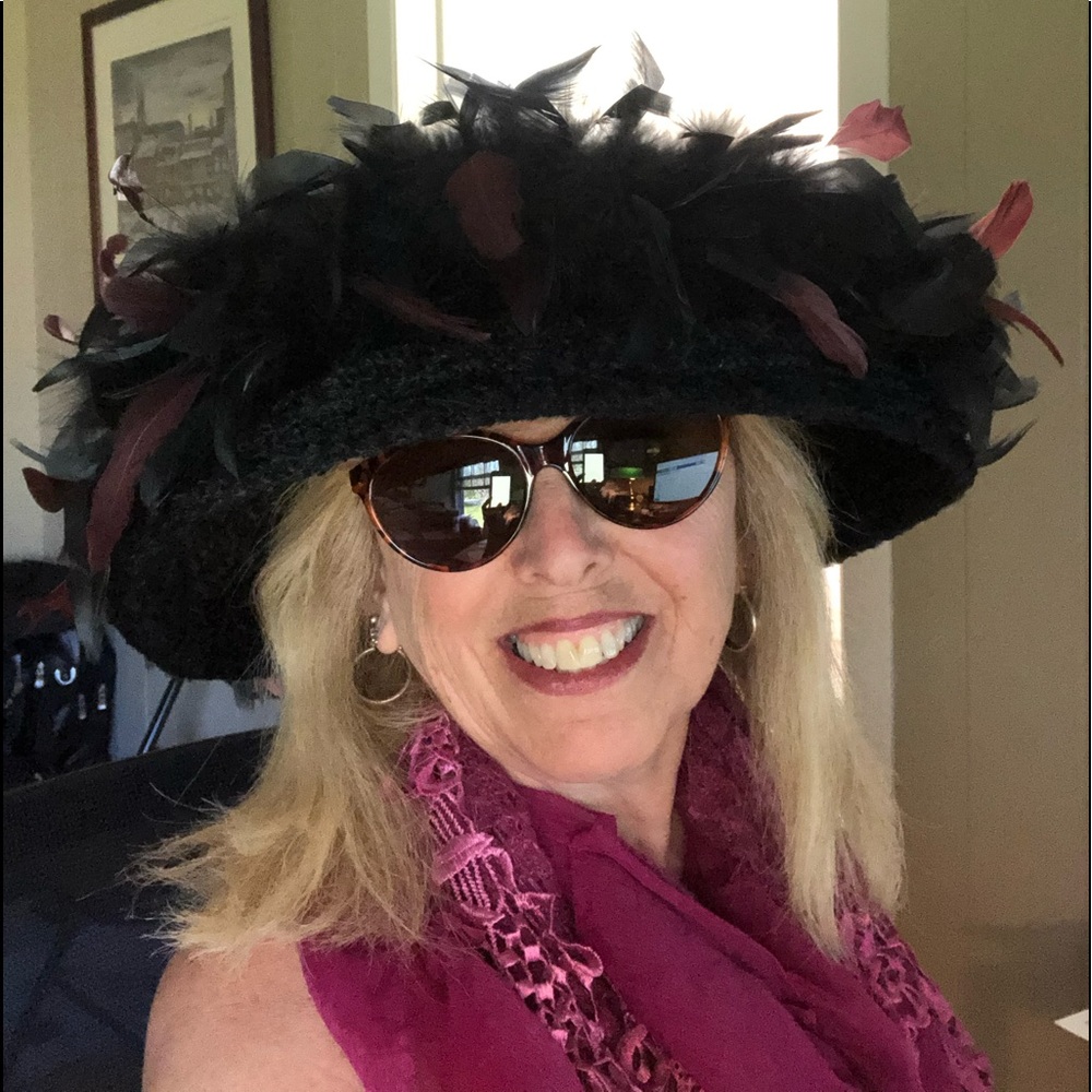 Meet your Posher, Elaine